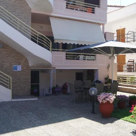 Pensjonat Verginarooms Nea Poteidaia